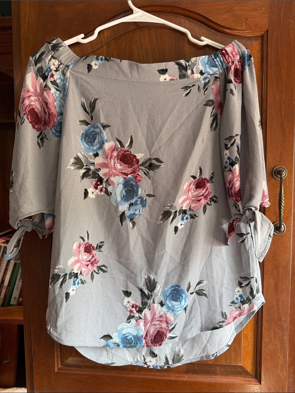 Monteau Gray Off-Shoulder Floral Blouse with Pink & Blue Roses